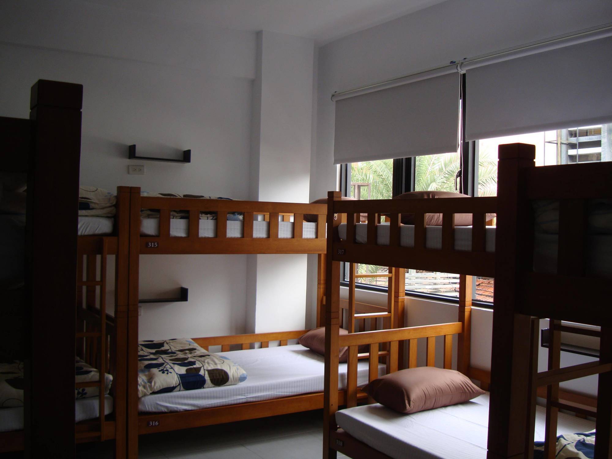 Backpacker 41 Hostel - Taichung Exterior foto